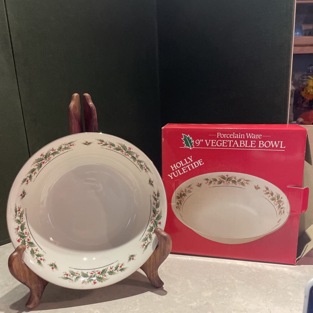 Vintage Fine China Japan Holly Yuletide Christmas Large Serving Bowl Gold Trim 9